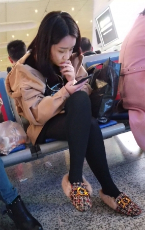 冰清玉洁相貌清纯的黑色裤袜小姐姐诶=