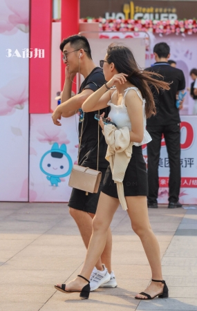 很漂亮的长腿MM-14P
