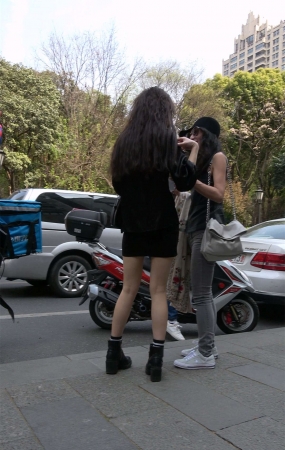 黑色包臀短裙美腿气质美女