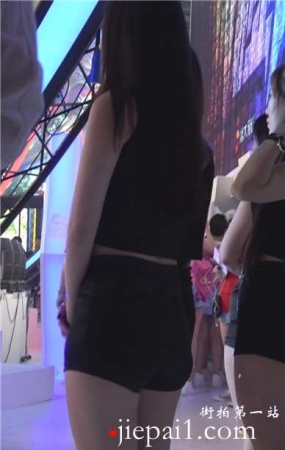 舞台上的圆臀美腿女神姐姐。