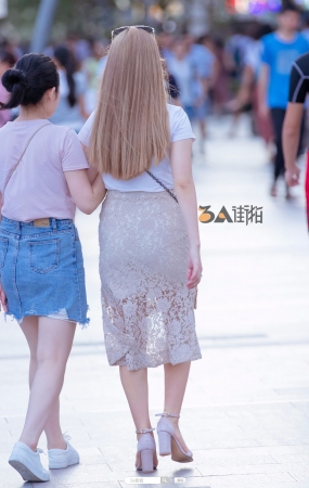 蕾丝包臀靓妹-13P
