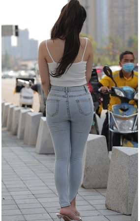 （套图）丰腴的紧牛美女(413P)[3.23G/JPG]