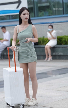 可人丝袜美眉
