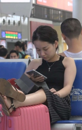 鲜嫩小脚丫美足凉鞋气质美女