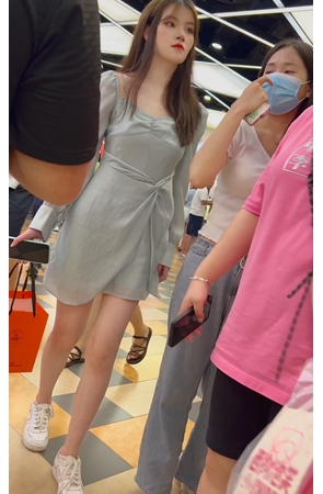 红唇美女