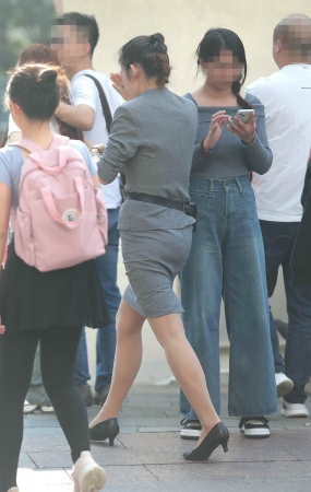 肉丝街拍高跟职业装