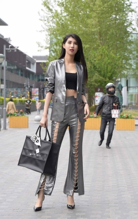 大长腿美女