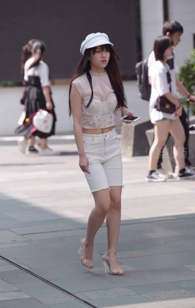街拍高跟高挑美女