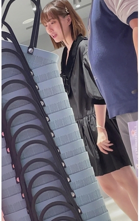黑裙美女