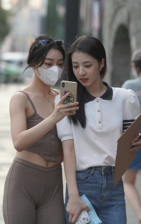  清秀美丽姐妹 [104P2V-1.08GB] 
