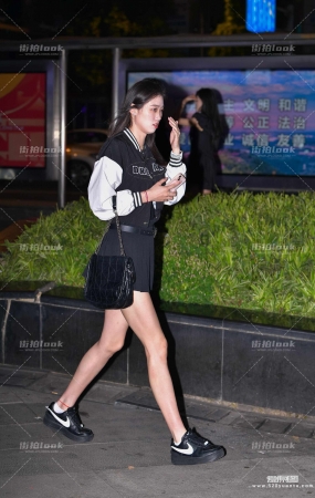 黑色百褶裙 23-04-29-183