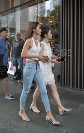 摄霸一个紧牛高跟一个仙女裙美腿-15P