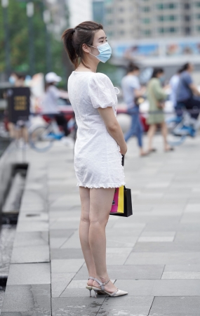 等人的美眉