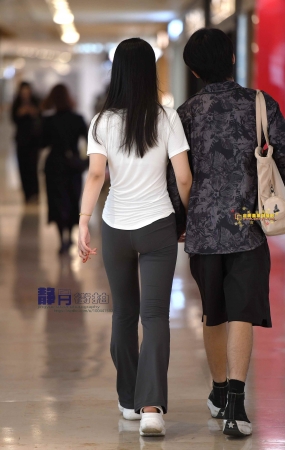 苗条妹子