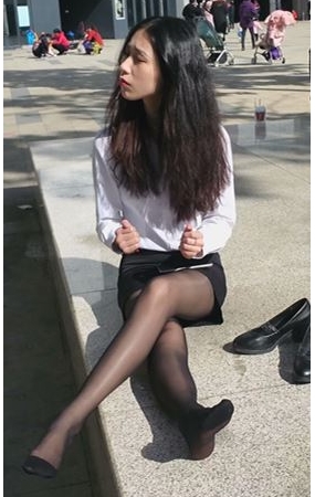 黑丝美眉