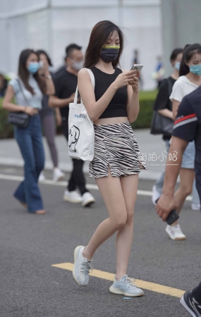 美腿长腿短裙美女
