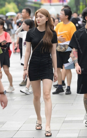 23731-8=53美腿女友 12P