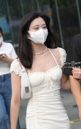22826-2+66白皙美腿女友 16P