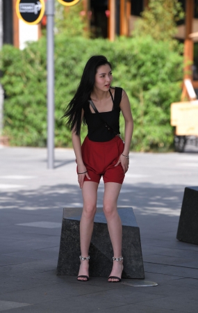 美女换鞋全过程