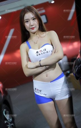 白蓝抹胸热裤2