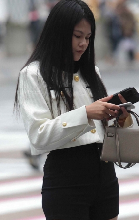 肉丝街拍少妇