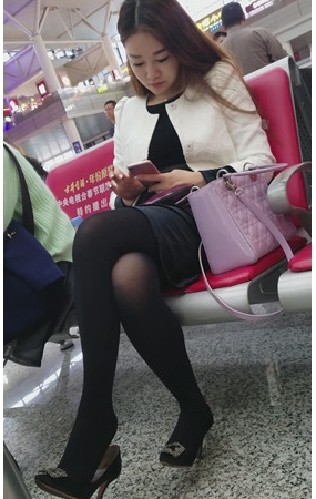 白衣黑丝美女