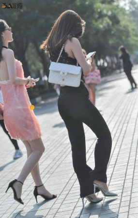 紧裤抱美臀-12P