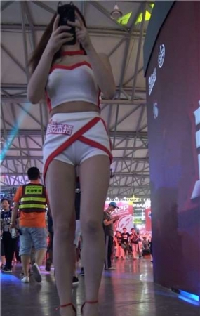 4k-CJ现场拍摄红高跟性感饱满月牙showgirl [1.82 GB]