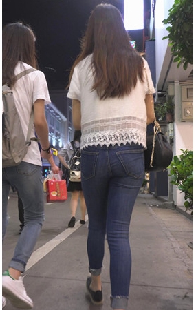 夜拍牛仔裤妹子