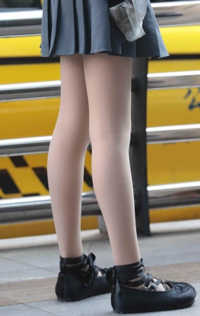 街拍肉丝妹子