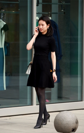 黑丝高跟短裙美女-13P