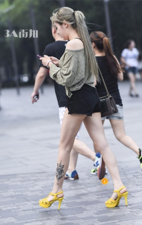 大长腿高跟鞋美女-11P