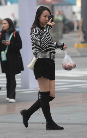 街拍少妇