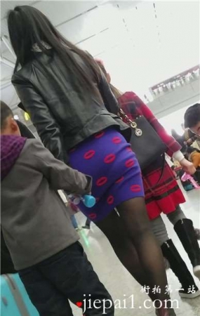 4k-黑丝美腿高跟鞋包臀裙美少妇