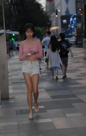 2197-16+51/笔直热裤美腿