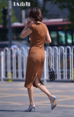 紧抱裙显美臀-9P