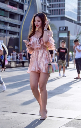 高跟鞋美腿美女