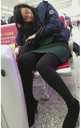 休息的黑色丝袜妹子