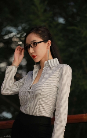 V58搭讪性感美腿女神116G
