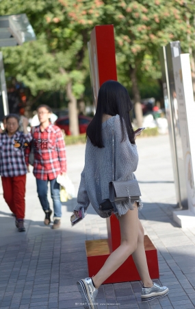 长腿美女好气质-9P