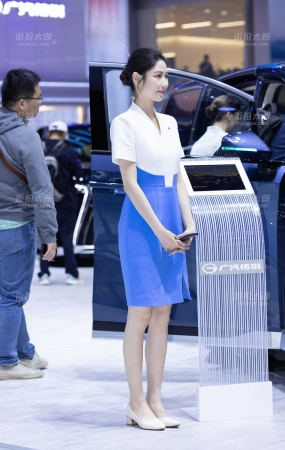 250425-4=52 上海车展上的双美光腿礼仪小姐姐