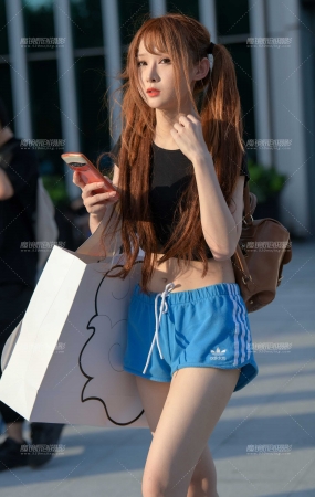 双马尾大长腿爱了吗