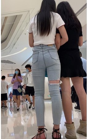 牛仔裤小姐姐