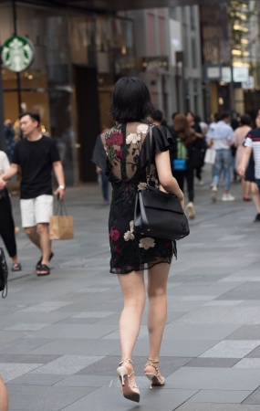 高跟旗袍美女