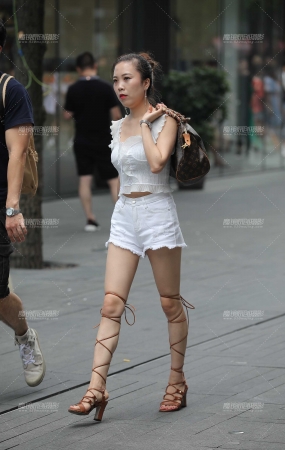 美腿**
