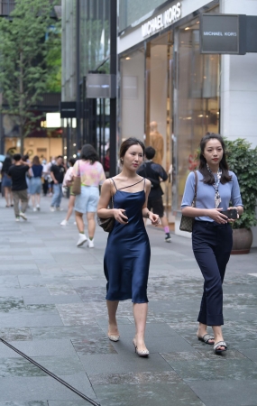 风情的小姐姐