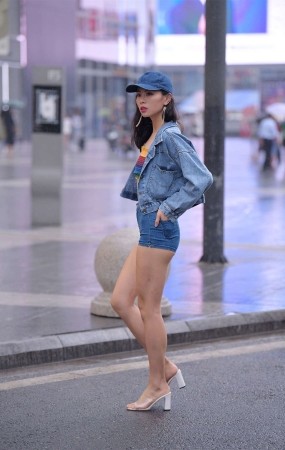 热裤长腿超清原图