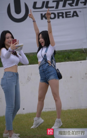 两个极品牛仔美女身材好3A398[211M]
