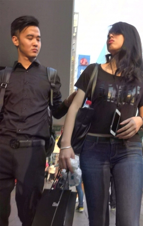 性感紧身牛仔裤美女姐姐1
