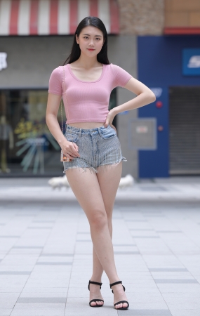 夏日里的热裤女孩